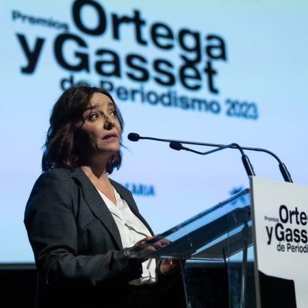 Premios Ortega y Gasset: Pepa Bueno: “Los periodistas tenemos la obligación de ayudar a entender el mundo frente al uso perverso de las palabras” | Sociedad