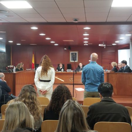 Robo botellas: El presidente del tribunal del juicio de Atrio: “El perito no tiene por qué saber de vino ni gustarle” | España