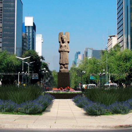 Sheinbaum llama “racistas y clasistas” a las mujeres que no acepten la escultura de ‘La joven de Amajac’ en Reforma