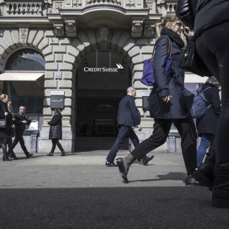 UBS estudia la compra de Credit Suisse por la presión de las autoridades suizas | Economía