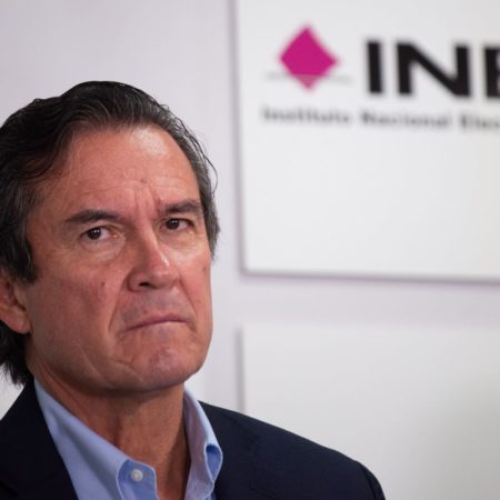 Un juez ordena restituir a Edmundo Jacobo como secretario ejecutivo del INE
