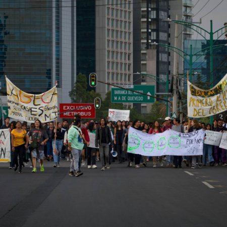 Cuatro facultades de la UNAM paran para exigir el pago de las becas estudiantiles