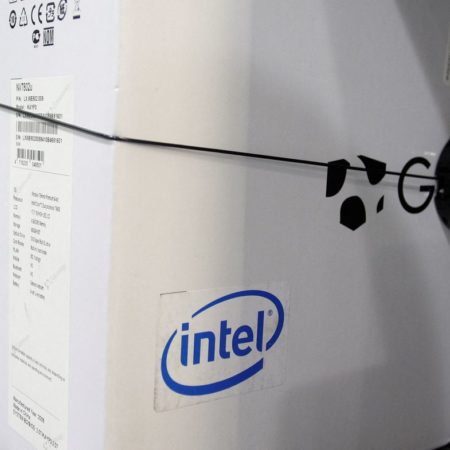 Intel sufre las mayores pérdidas de su historia tras hundirse un 36% sus ingresos | Economía
