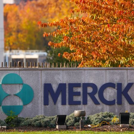 Merck se refuerza en inmunología al comprar Prometheus por 10.800 millones de dólares | Economía