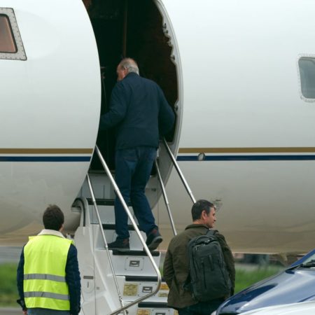 Rey emérito: Juan Carlos I aterriza en Abu Dabi tras su segunda visita a España | España