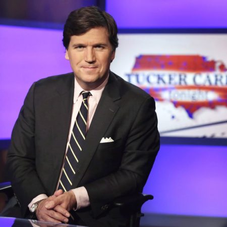 Tucker Carlson y Fox News rompen tras el pleito por difundir la gran mentira de Trump | Internacional