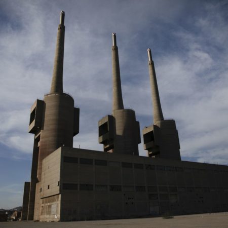 URBANISMO: Tres Chimeneas: así será el nuevo barrio pegado a Barcelona y en primera línea de mar | Cataluña