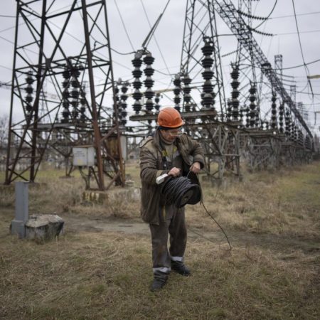 Ucrania volverá a exportar electricidad tras fracasar la campaña rusa para destruir el sistema energético | Internacional