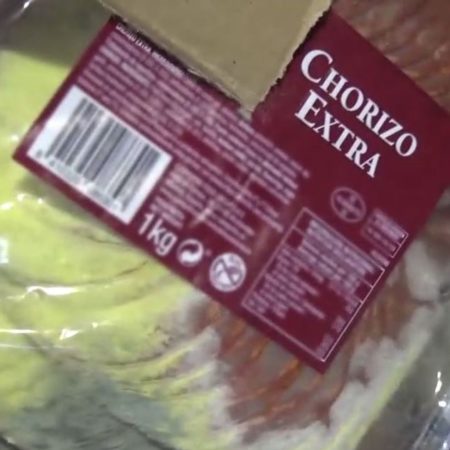 Comida: ‘Chuches’ caducadas, embutido con moho… incautadas 16 toneladas de alimentos no aptos para el consumo en Calatayud | España