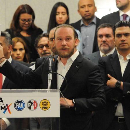 La oposición respalda a Santiago Taboada por las acusaciones en el ‘caso del cartel inmobiliario’