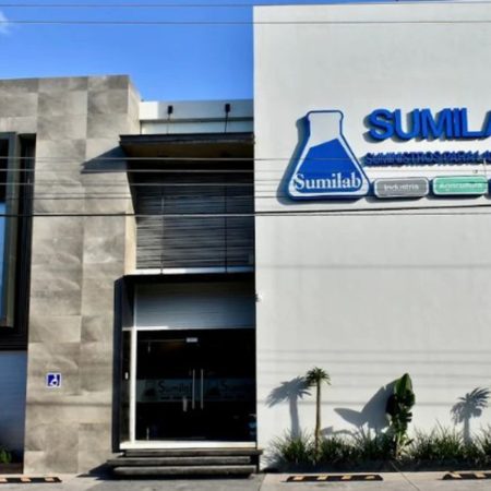 Una empresa farmacéutica vinculada con Los Chapitos firmó contratos millonarios con el gobierno de Sinaloa y el federal