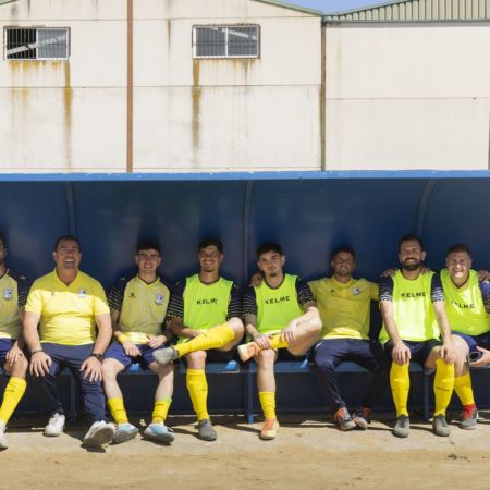 ‘Maribáñez, el peor equipo del mundo’: Los jornaleros del balón que sueñan con triunfar en televisión | Televisión